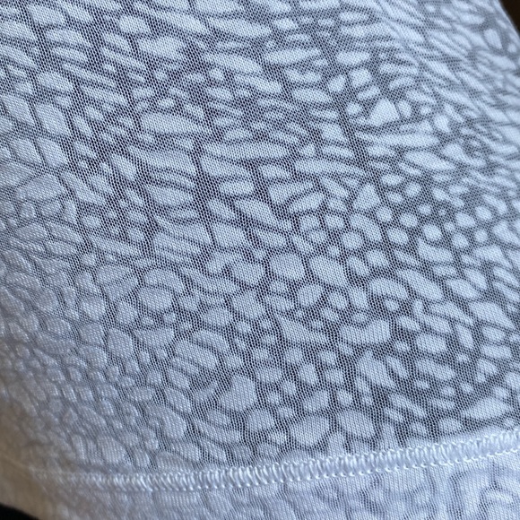 Lululemon sheer muscle tank - Picture 5 of 6